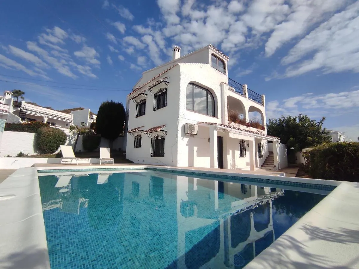 Villa Little Castle: Sea & Mountain Views in Nerja