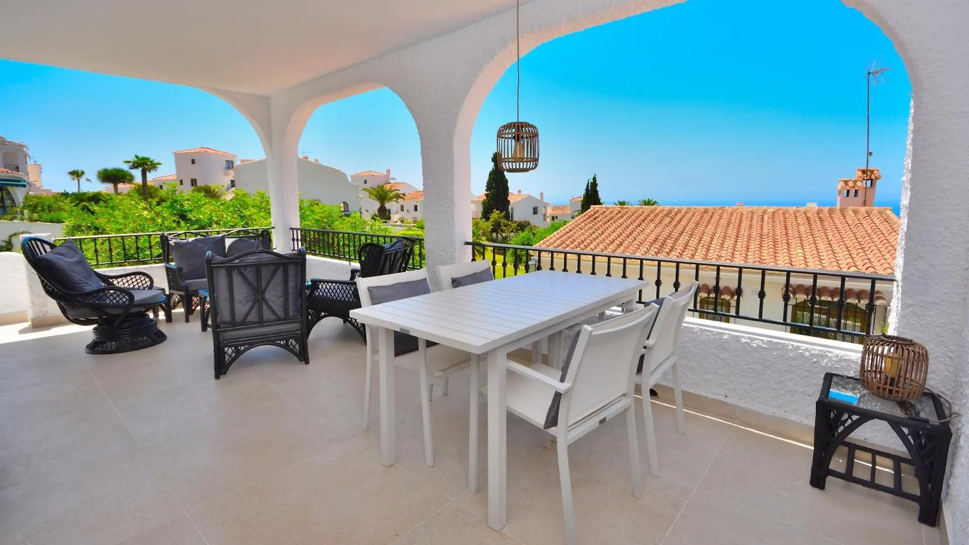 Villa Little Castle: Sea & Mountain Views in Nerja