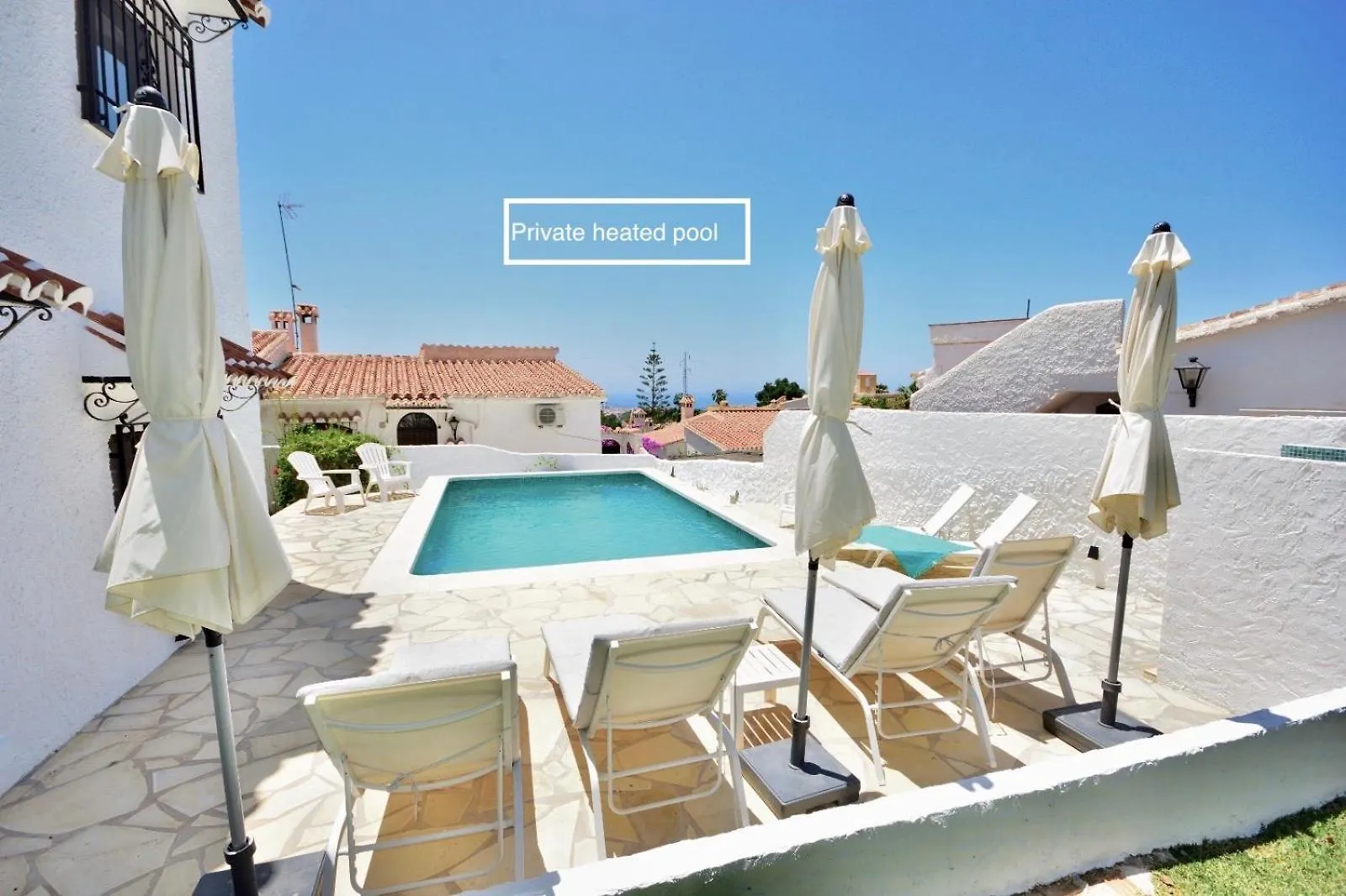 Villa Little Castle: Sea & Mountain Views in Nerja
