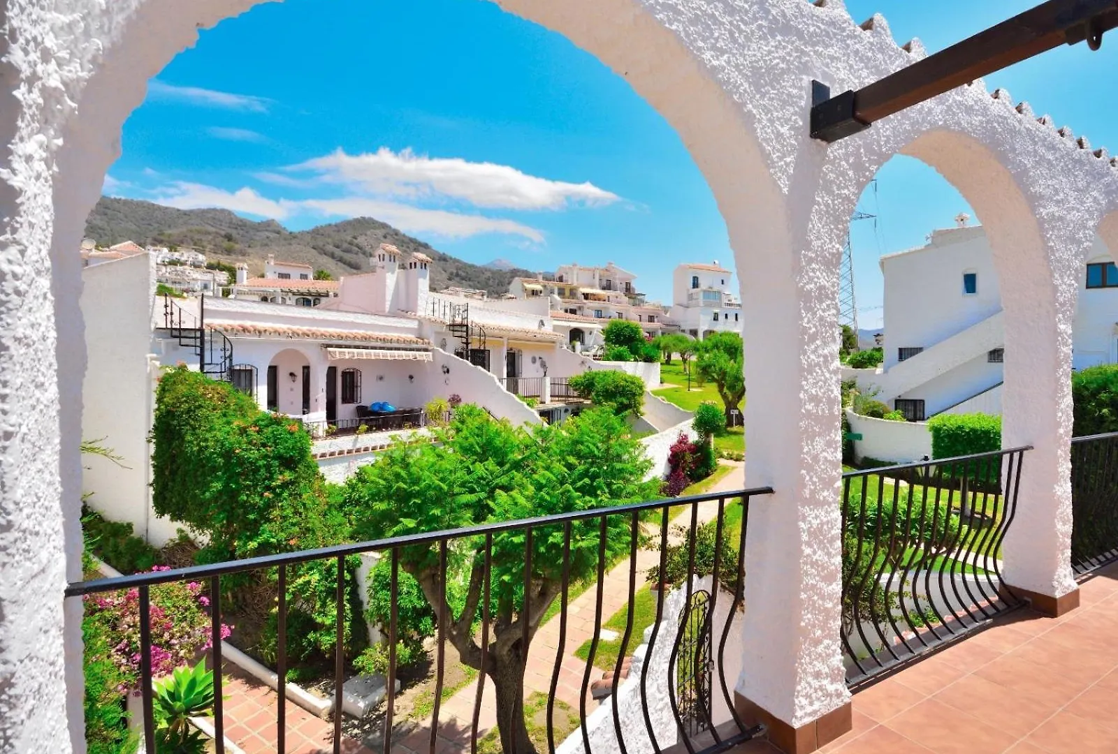 Villa Little Castle: Sea & Mountain Views in Nerja 0*,
