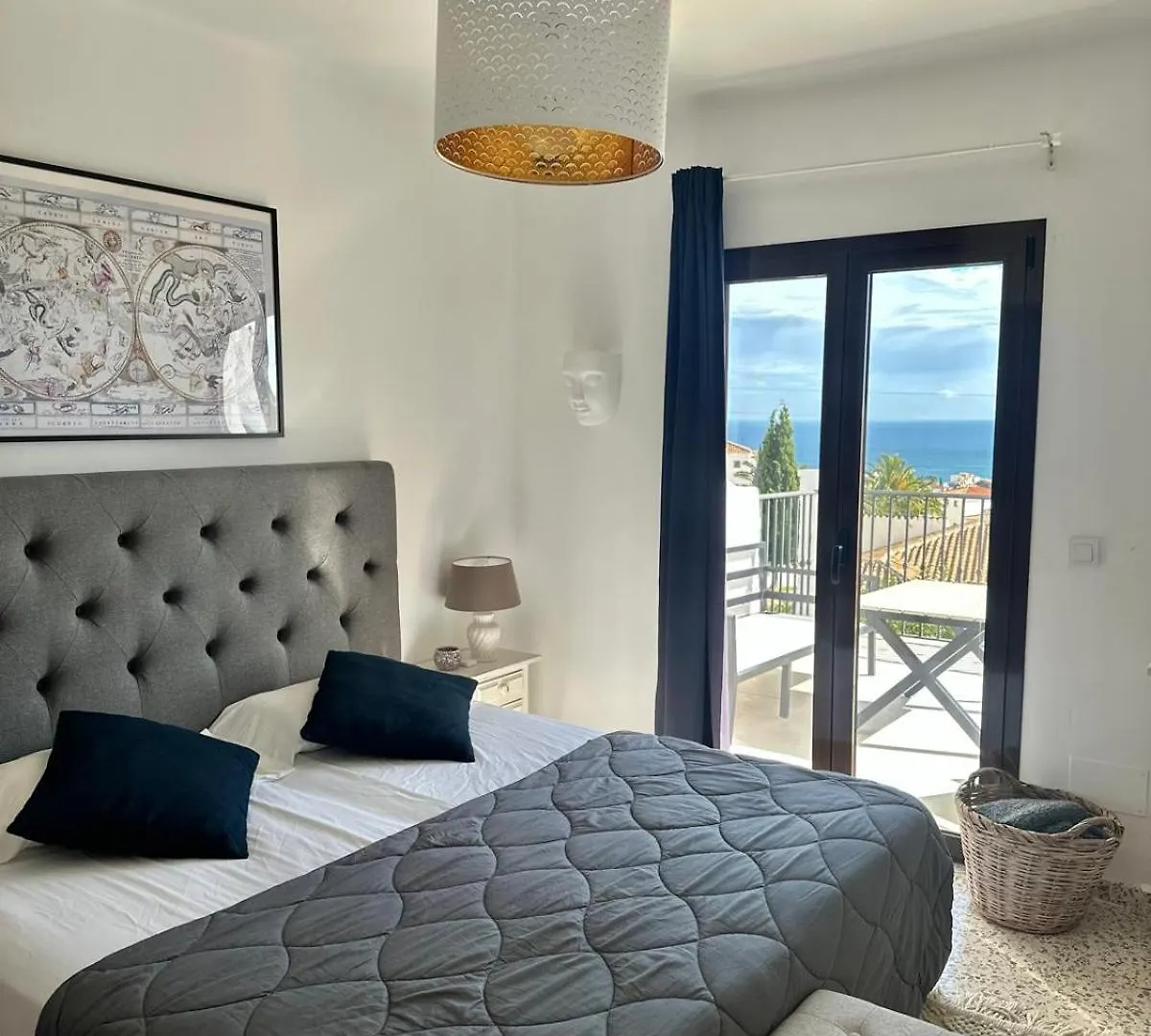 Villa Little Castle: Sea & Mountain Views in Nerja