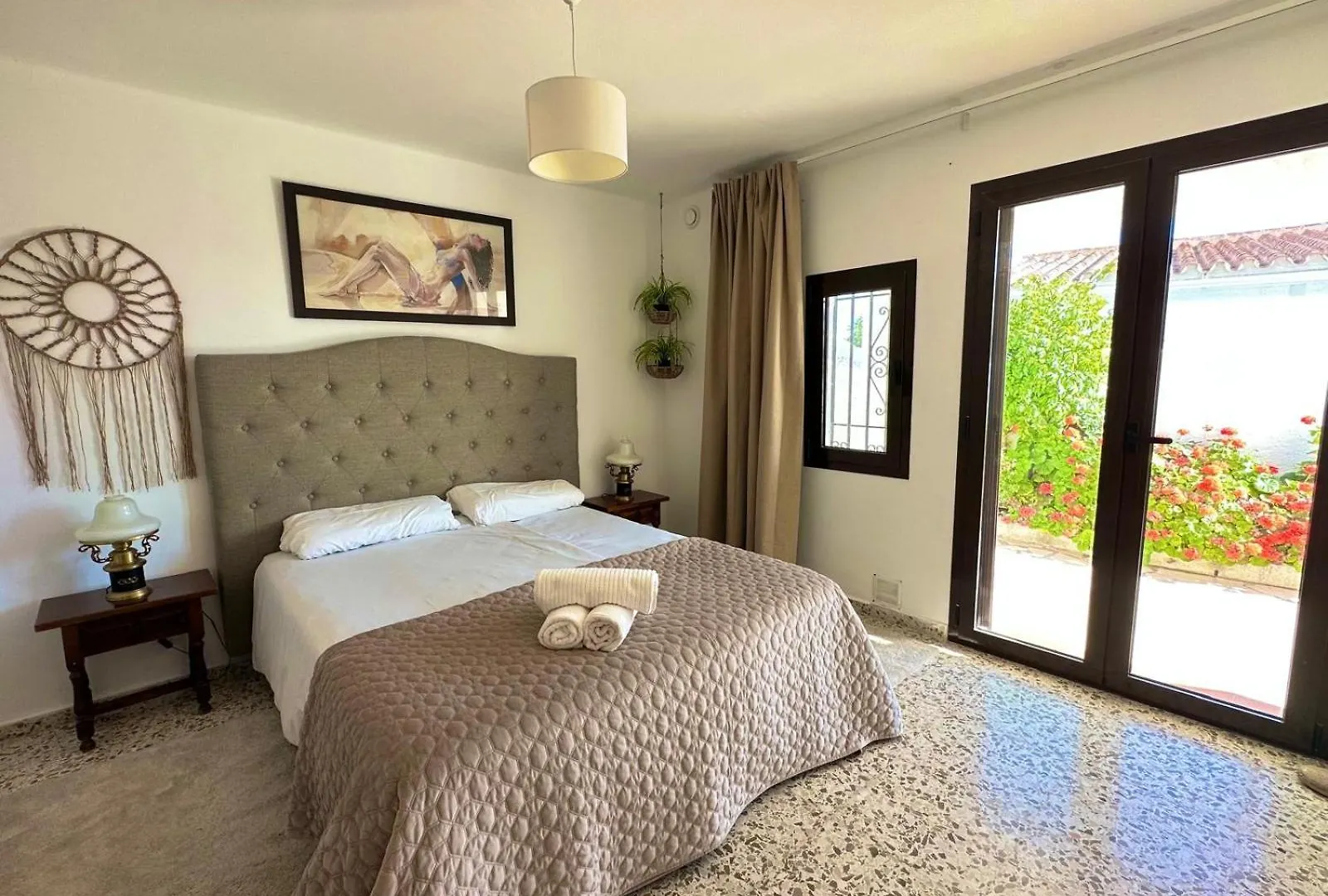 Villa Little Castle: Sea & Mountain Views in Nerja